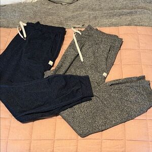 Vuori Performance Dreamknit Drawstring Joggers - Navy and Gray